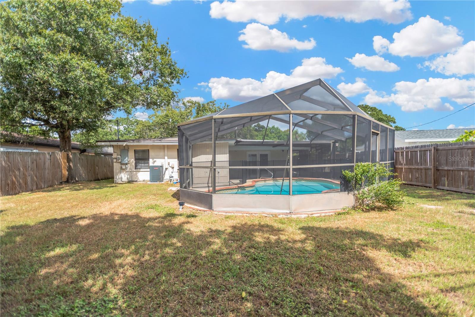 MILES PINES - Residential