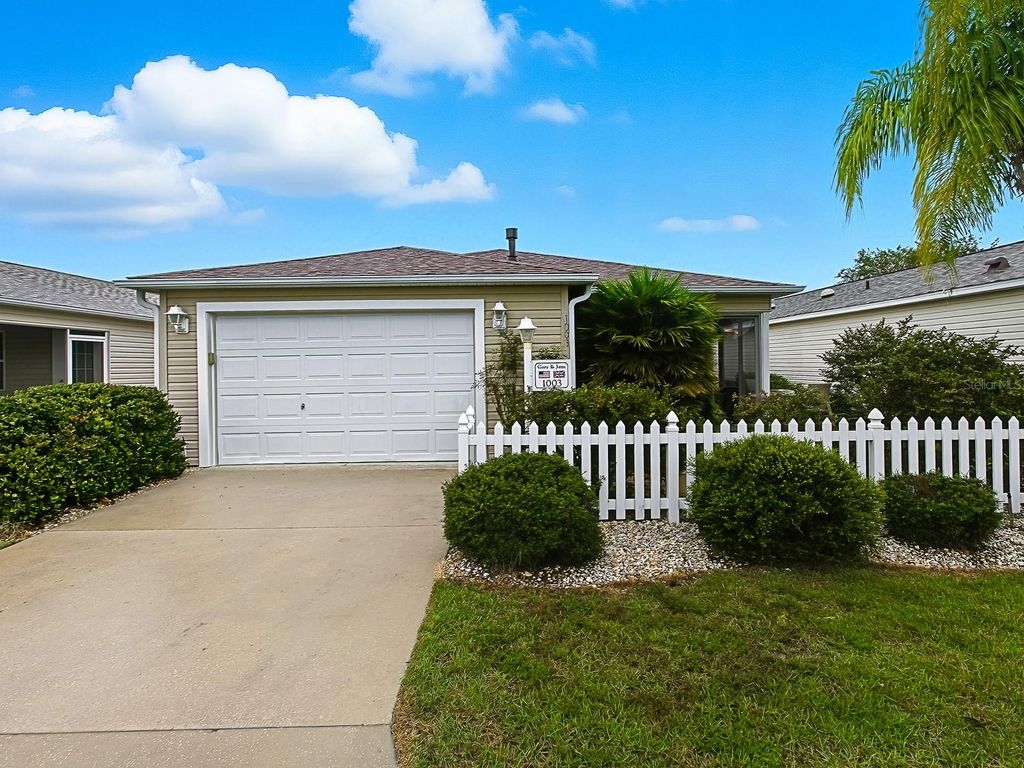 Photo of 1003 Ridgeville Road, The Villages, FL 32162 (MLS # G5102931)