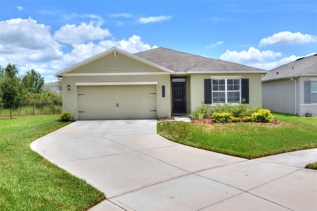 Photo of 1829 Pristine Loop, Lakeland, FL 33811 (MLS # L4959437)