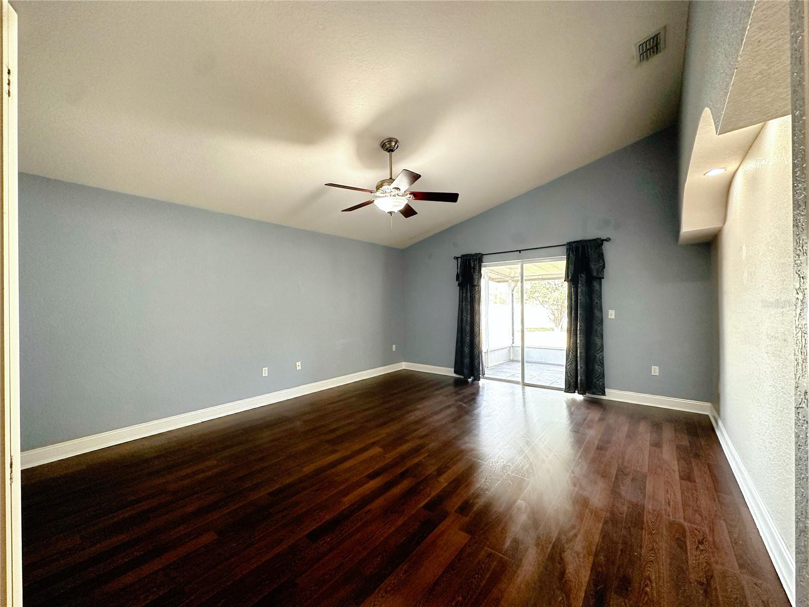 OAKFORD ESTATES - Residential Lease