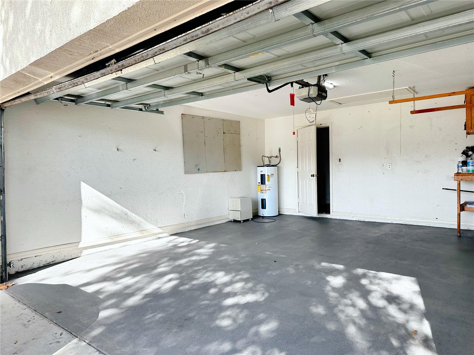 OAKFORD ESTATES - Residential Lease