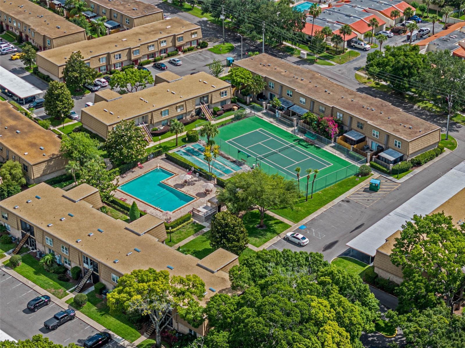 FOUR SEASONS CONDO - Residential