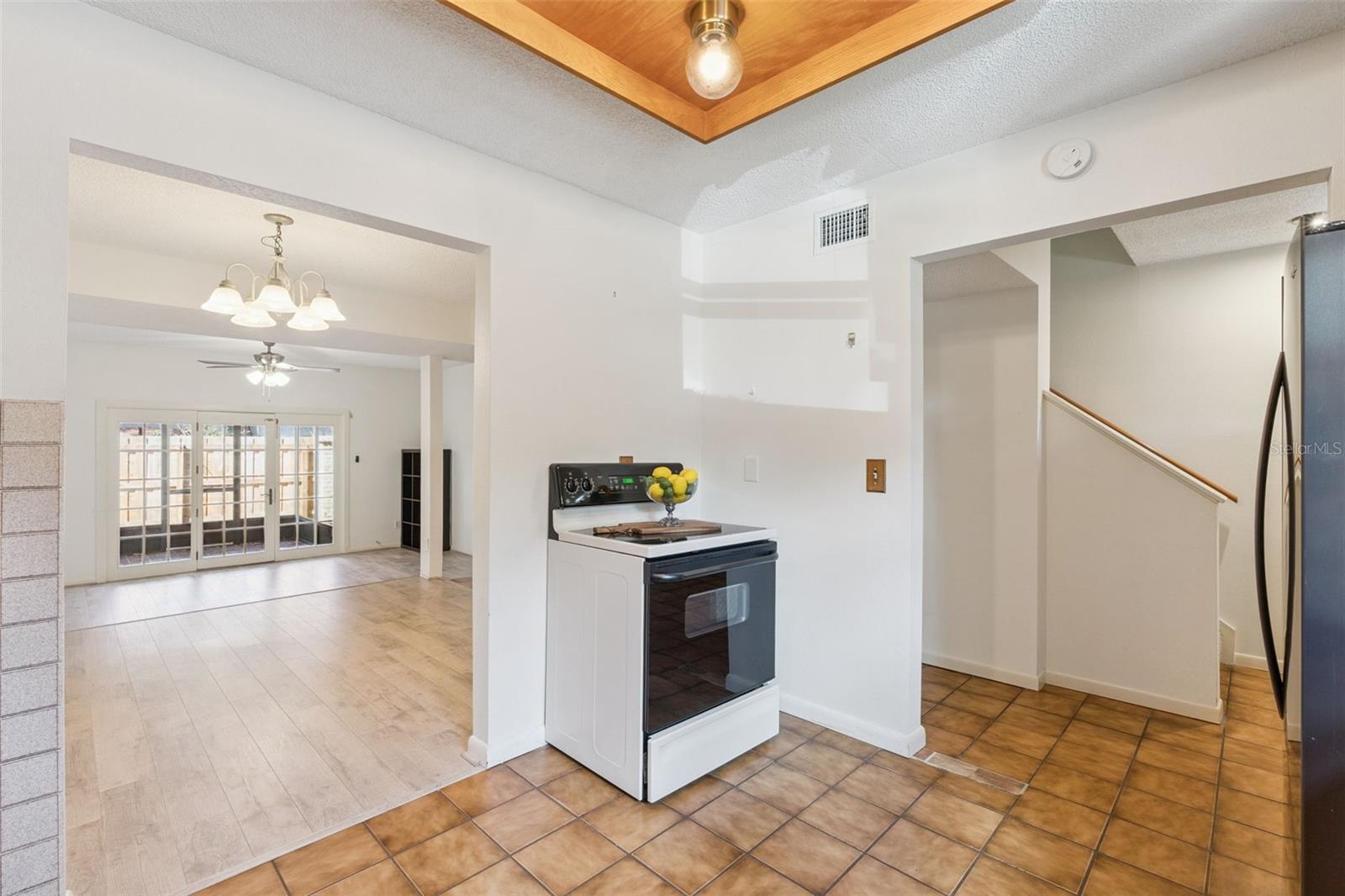 FOUR SEASONS CONDO - Residential