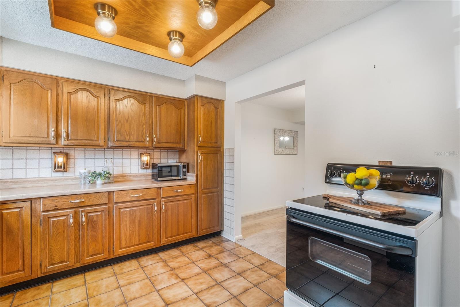 FOUR SEASONS CONDO - Residential