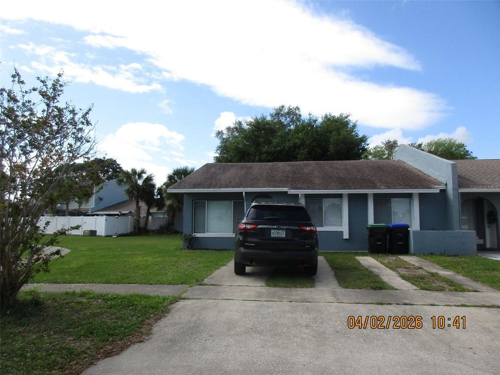 Photo of 2600 London Bridge Court, Orlando, FL 32837 (MLS # S5147079)
