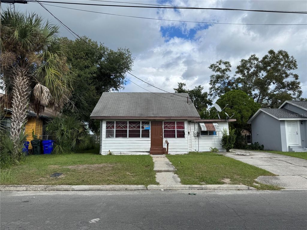 Photo of 815 N Missouri Avenue, Lakeland, FL 33815 (MLS # L4956577)
