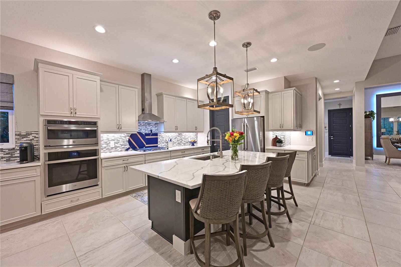 LAKEHOUSE COVE - Residential