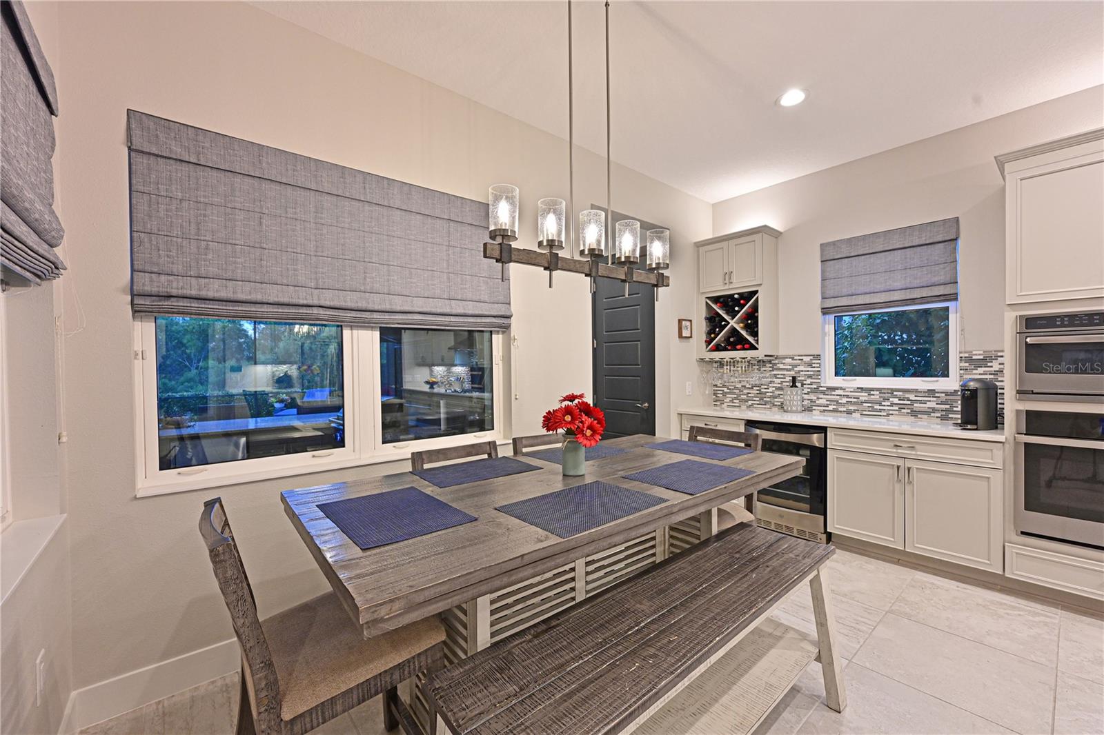 LAKEHOUSE COVE - Residential