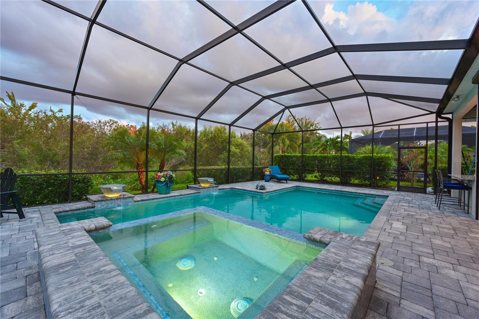 LAKEHOUSE COVE - Residential