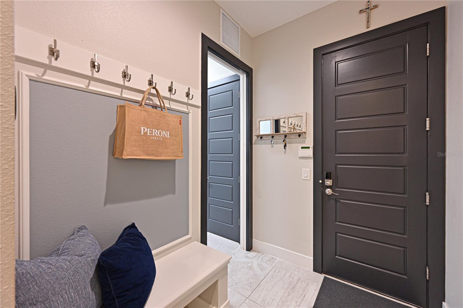 LAKEHOUSE COVE - Residential