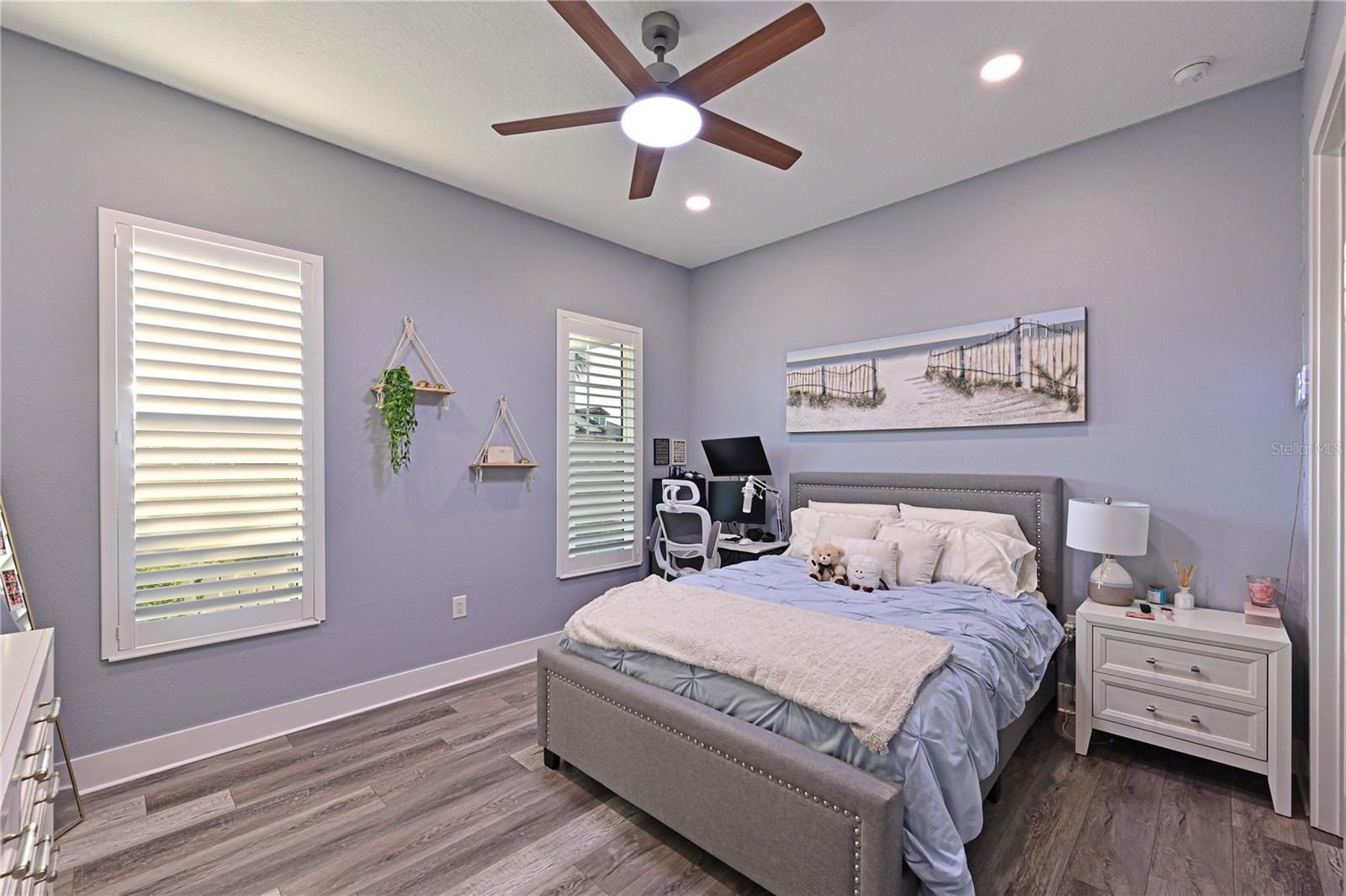 LAKEHOUSE COVE - Residential