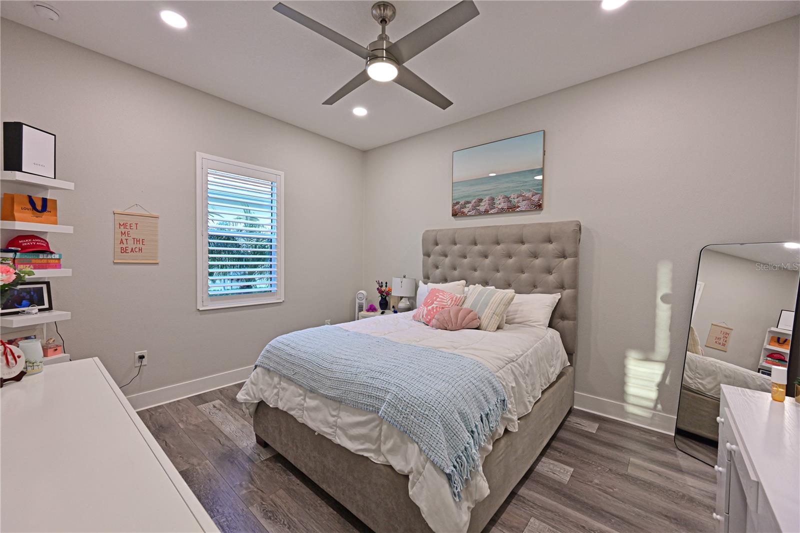 LAKEHOUSE COVE - Residential