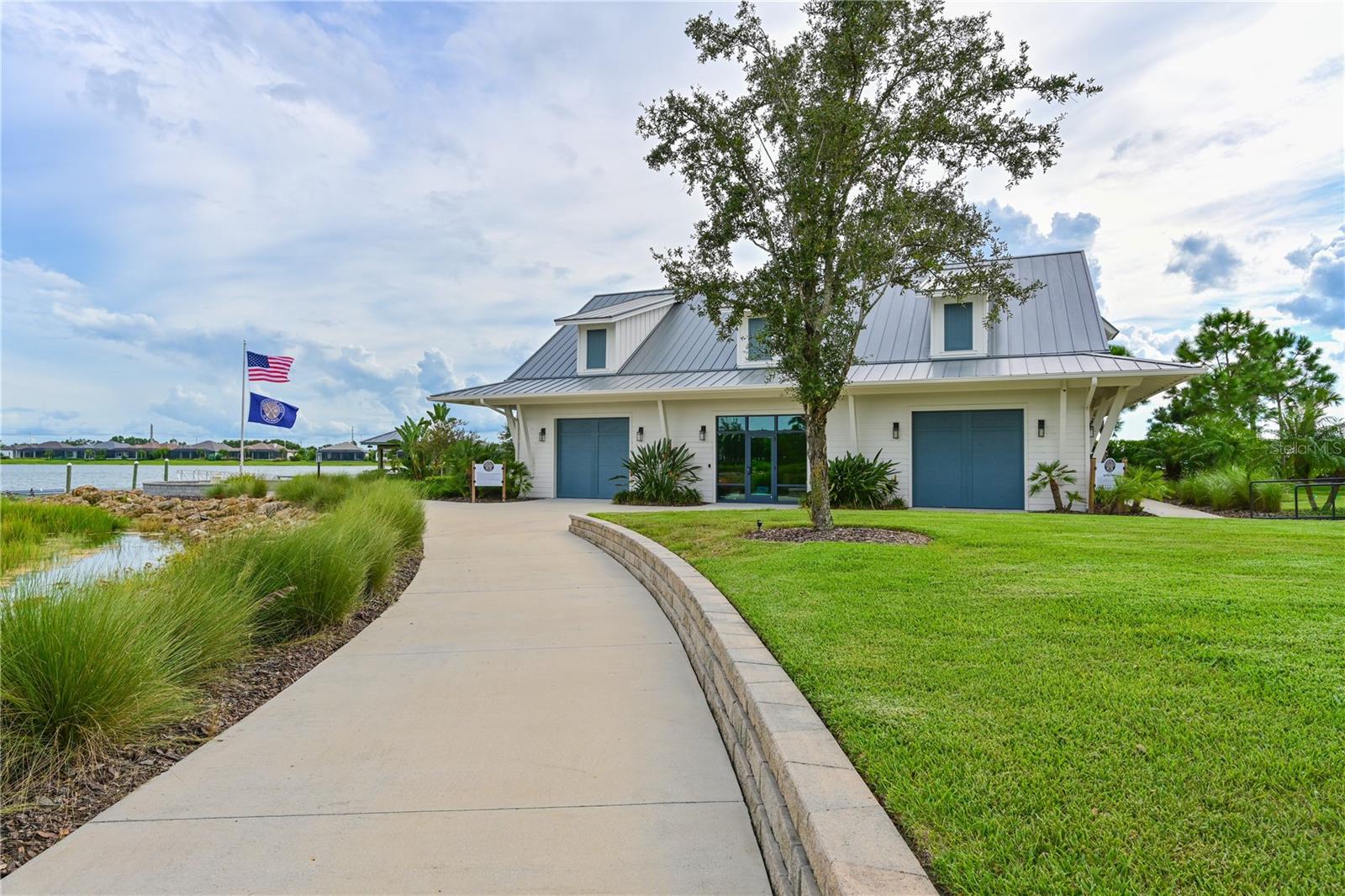 LAKEHOUSE COVE - Residential