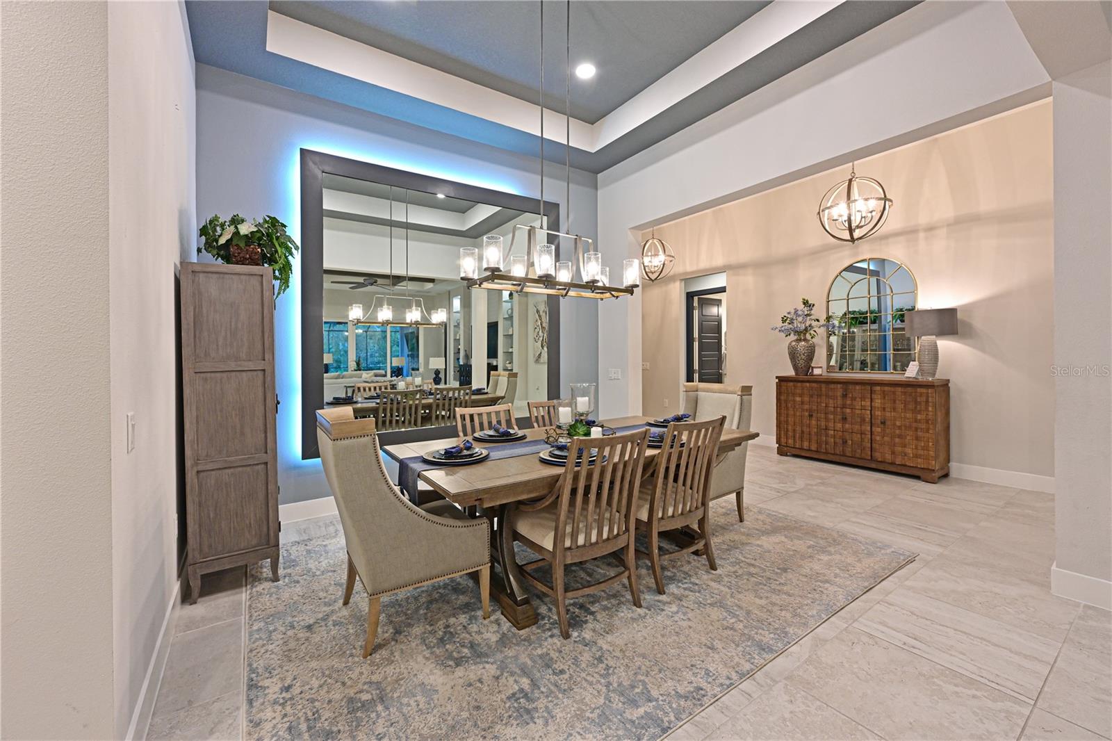 LAKEHOUSE COVE - Residential