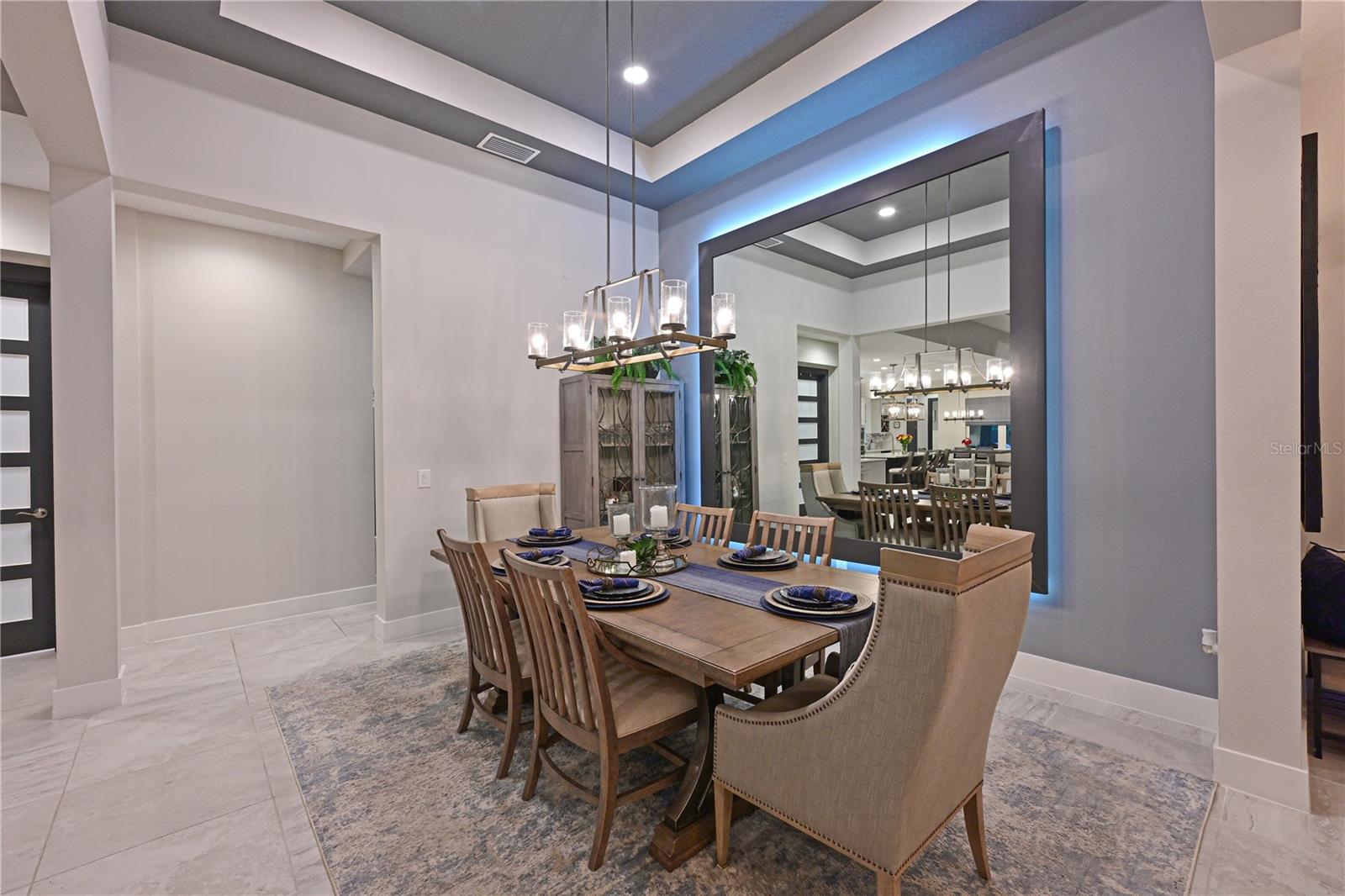 LAKEHOUSE COVE - Residential