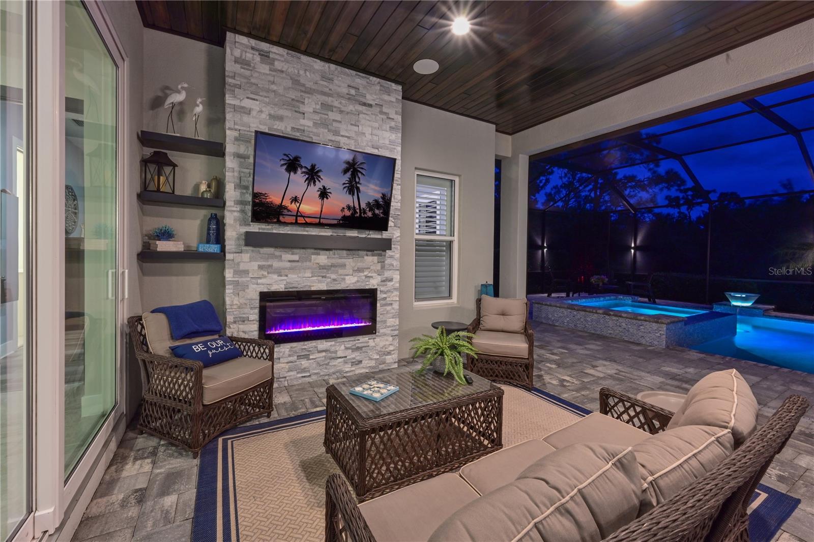 LAKEHOUSE COVE - Residential