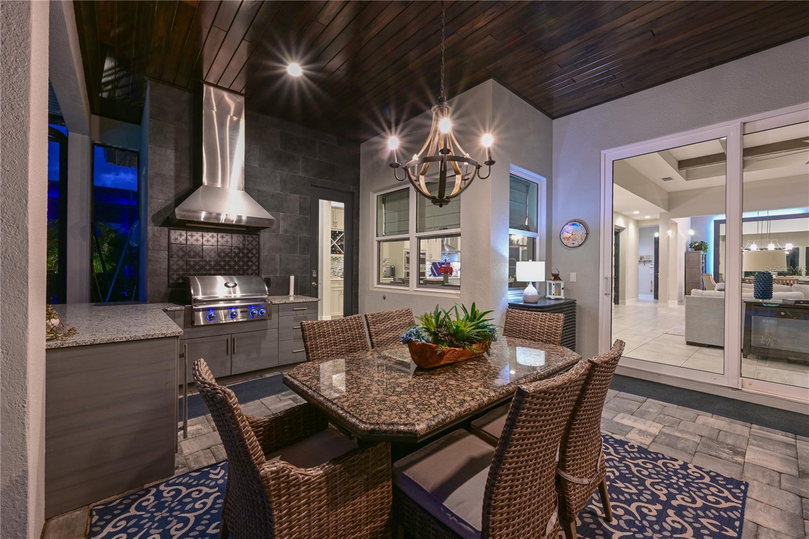 LAKEHOUSE COVE - Residential