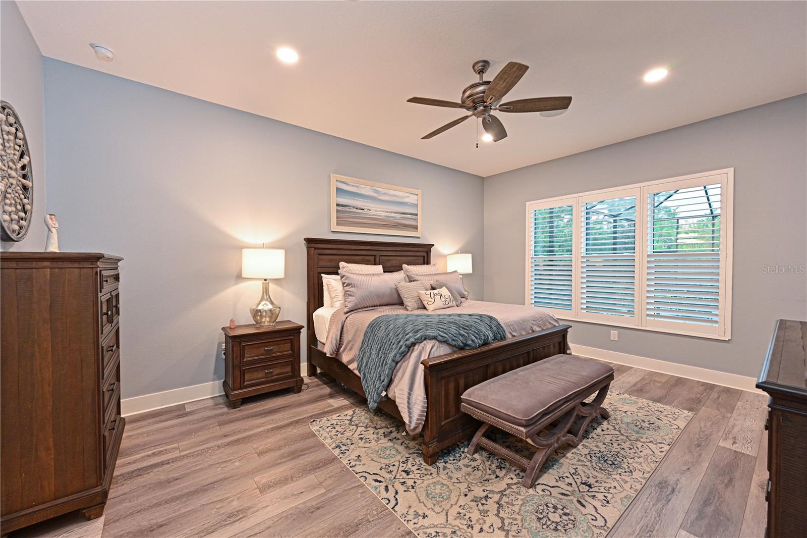 LAKEHOUSE COVE - Residential