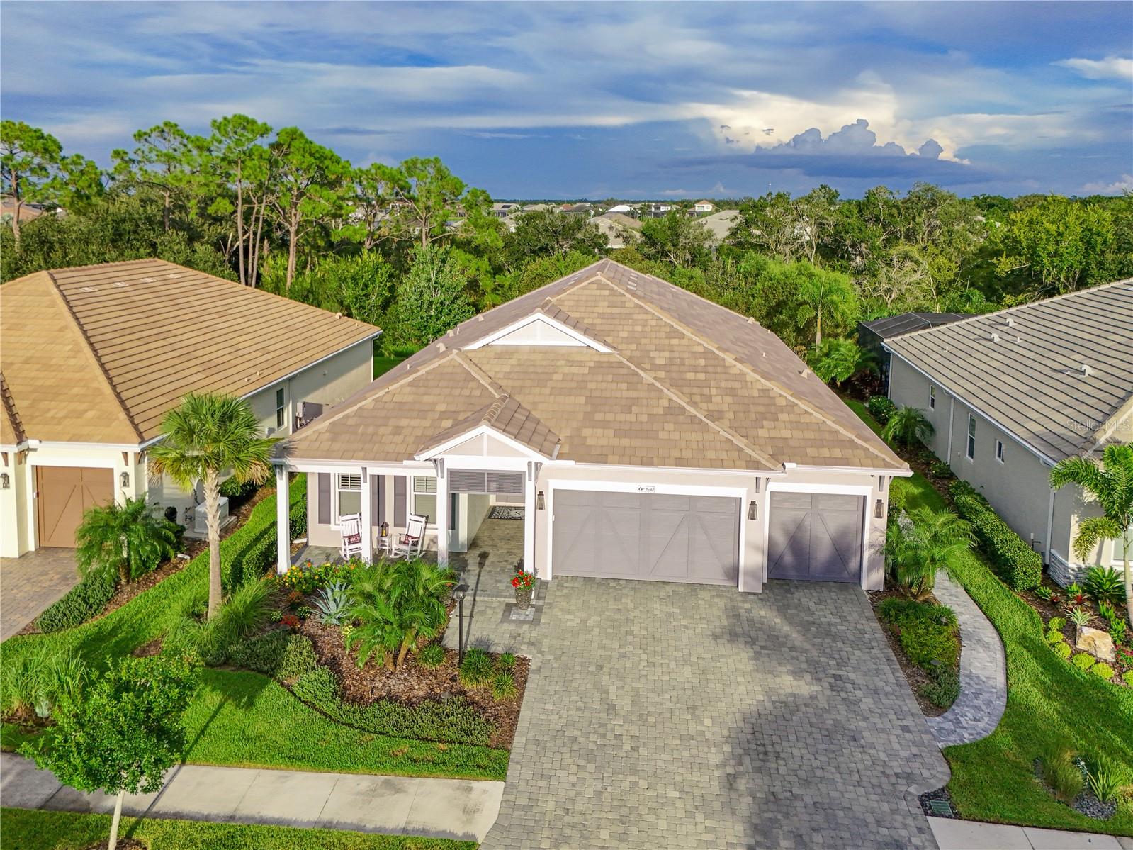 LAKEHOUSE COVE - Residential