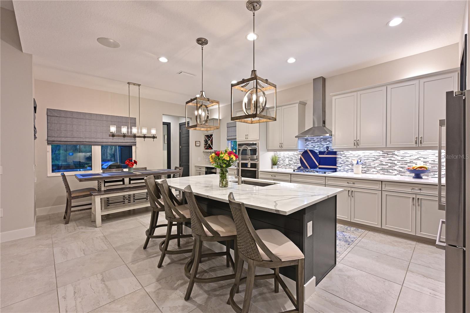 LAKEHOUSE COVE - Residential