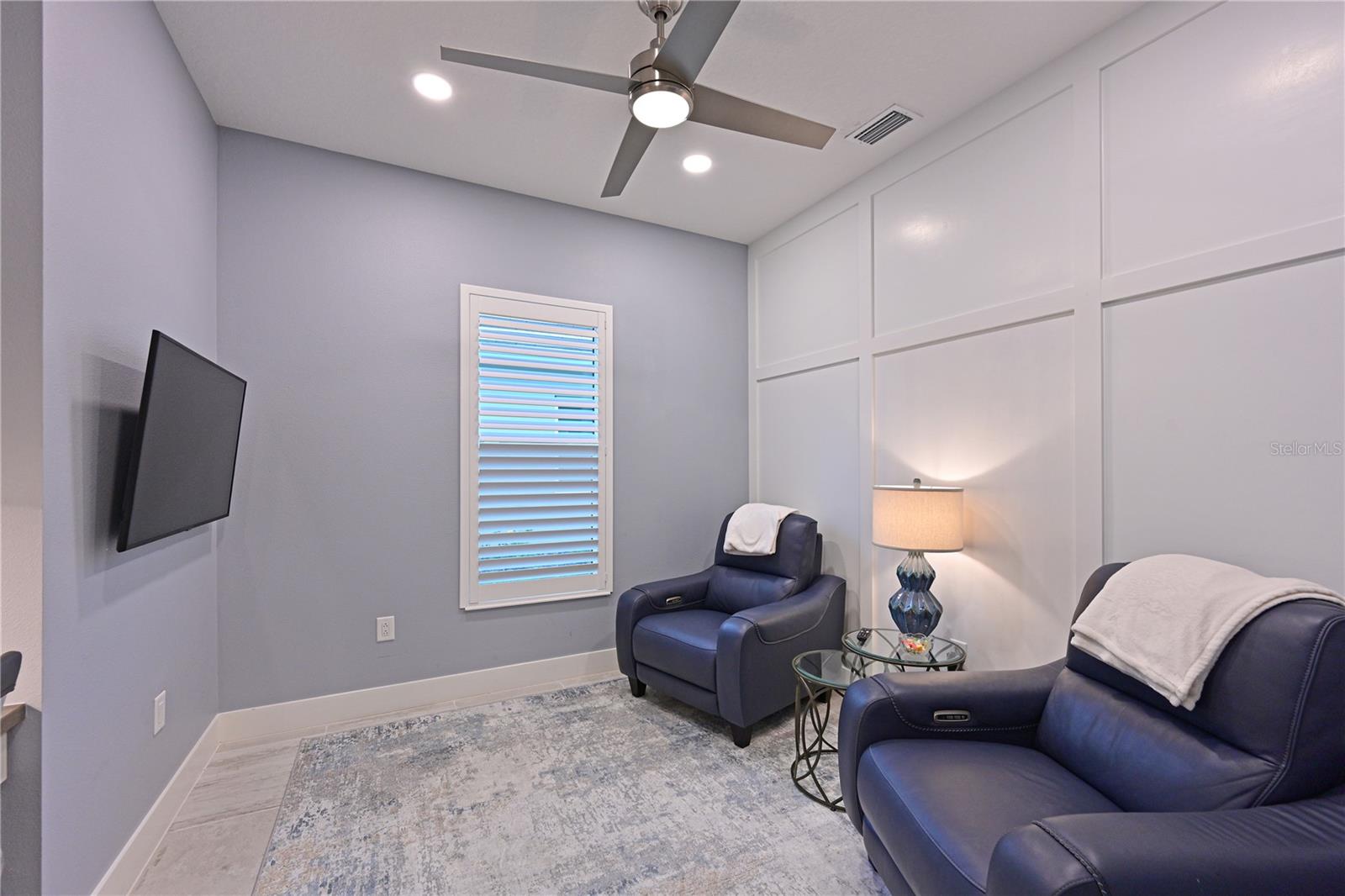 LAKEHOUSE COVE - Residential