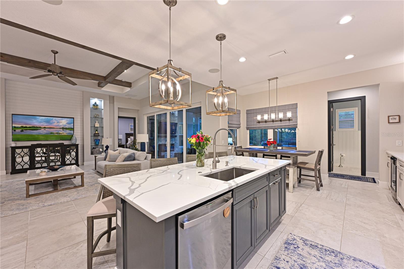 LAKEHOUSE COVE - Residential