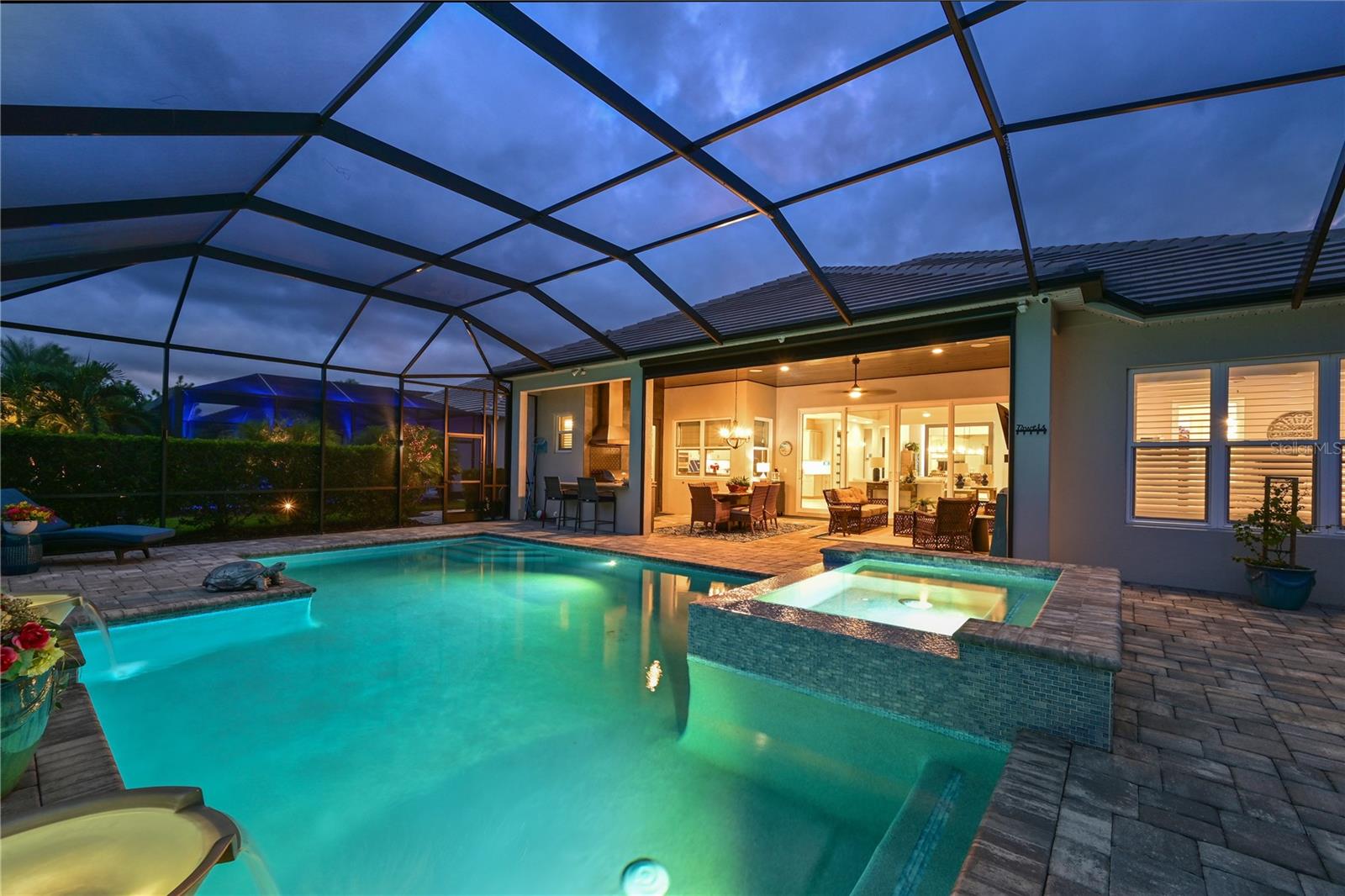 LAKEHOUSE COVE - Residential