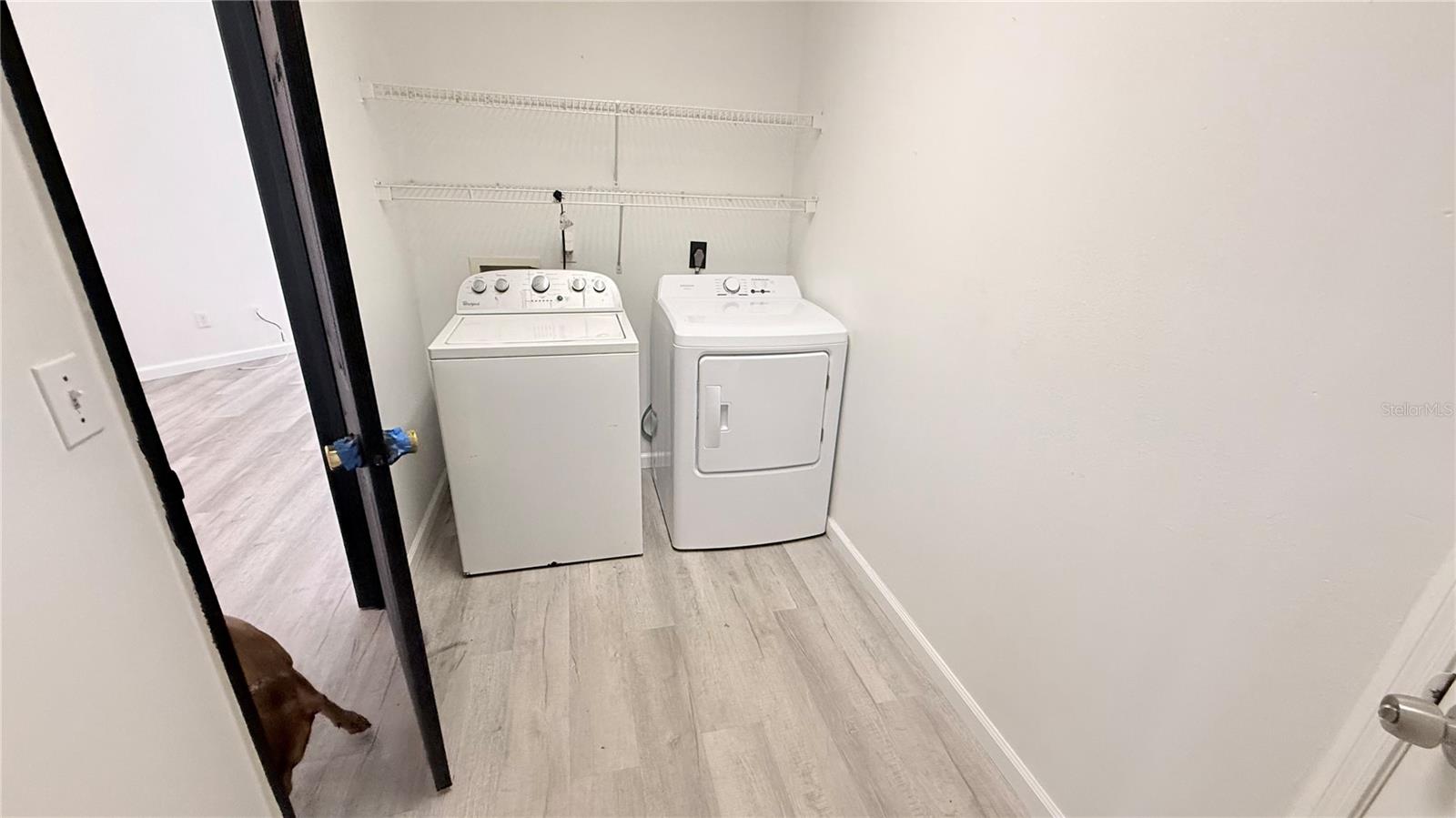DAVENPORT LAKES PH 05 - Residential Lease