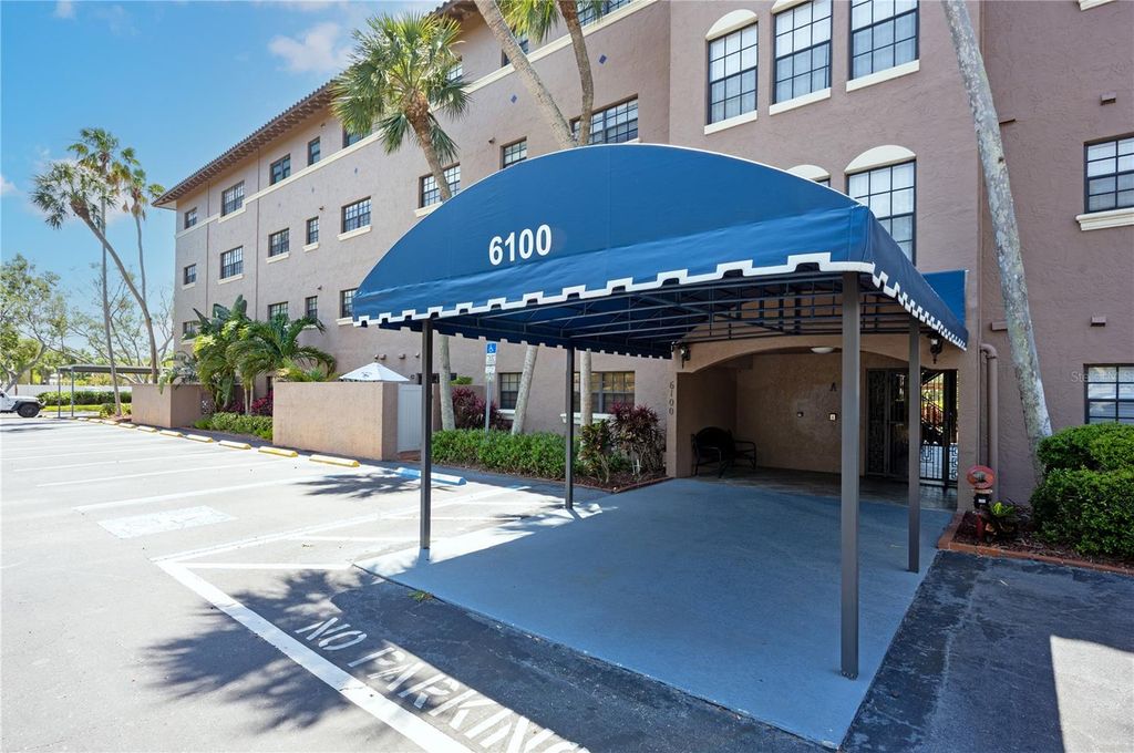 Photo of 6100 Gulfport Boulevard S #117, Gulfport, FL 33707 (MLS # A4674843)