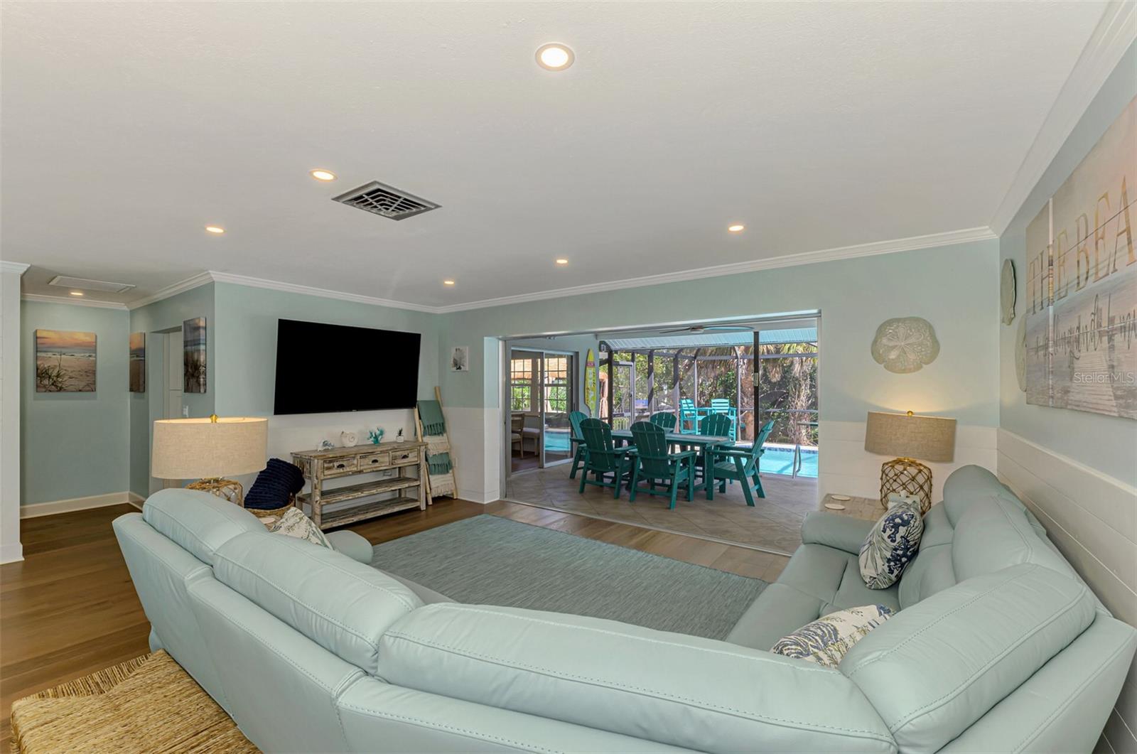 PARADISE ISLAND - Residential Lease
