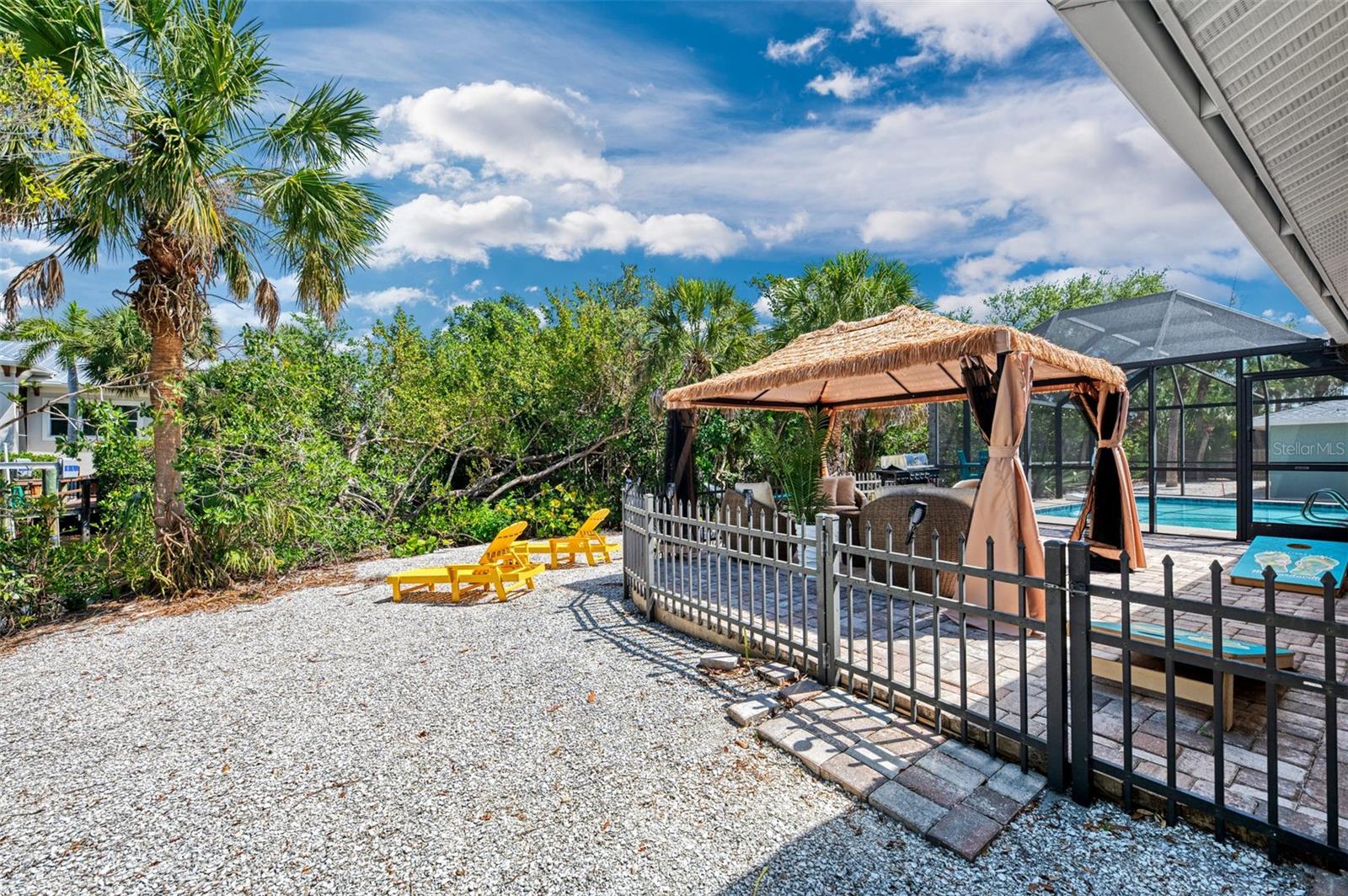 PARADISE ISLAND - Residential Lease