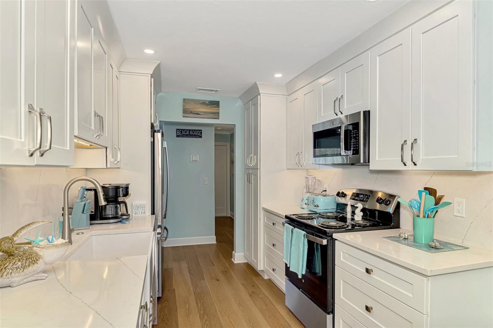 PARADISE ISLAND - Residential Lease