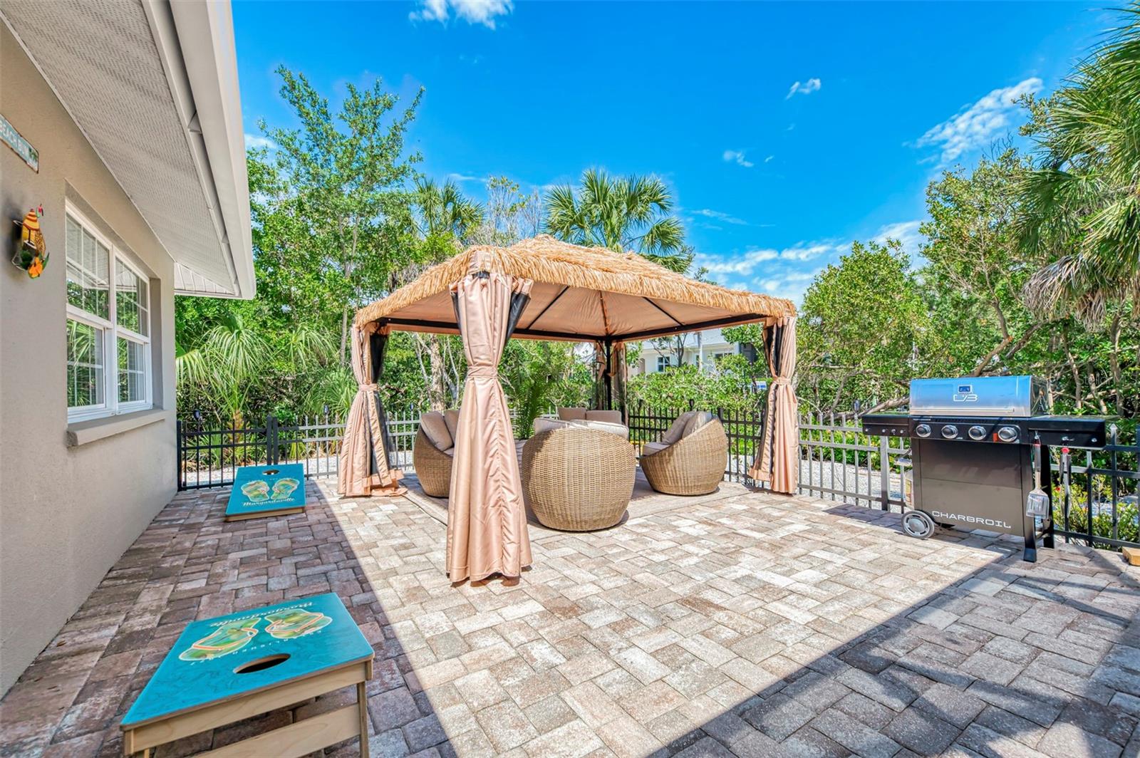 PARADISE ISLAND - Residential Lease