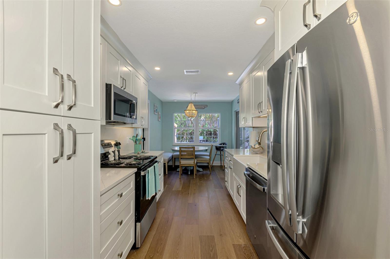 PARADISE ISLAND - Residential Lease