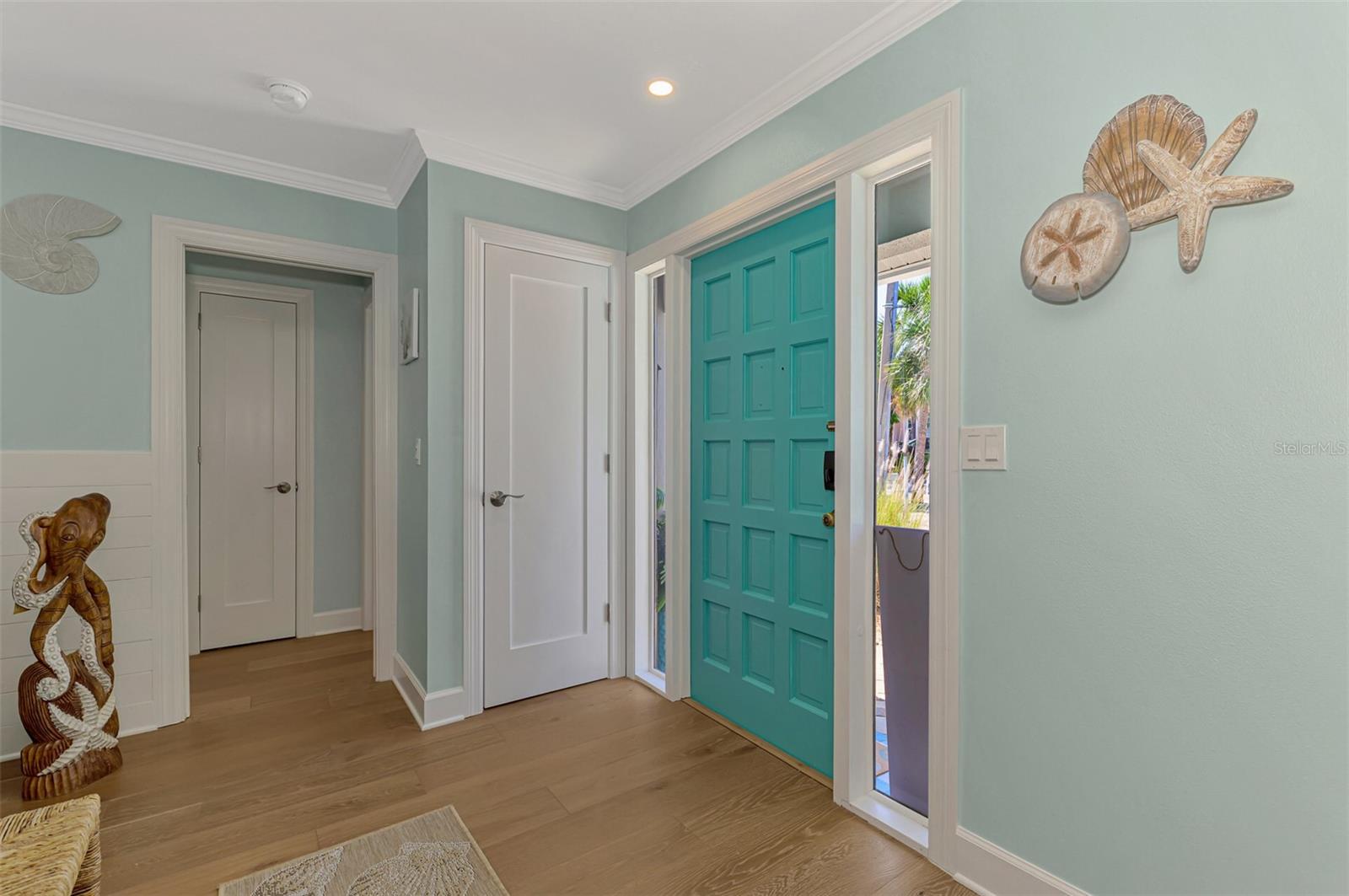 PARADISE ISLAND - Residential Lease