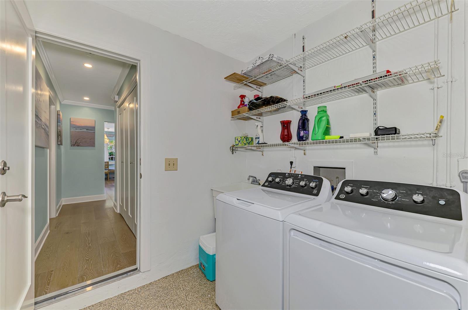 PARADISE ISLAND - Residential Lease