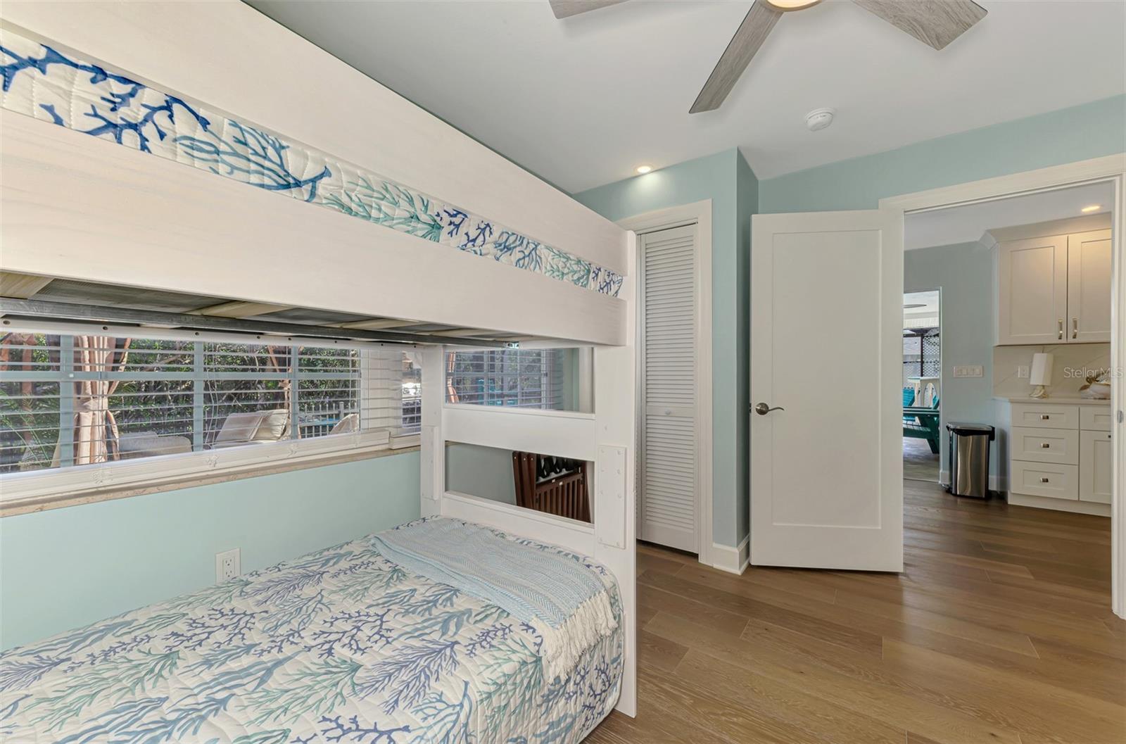 PARADISE ISLAND - Residential Lease
