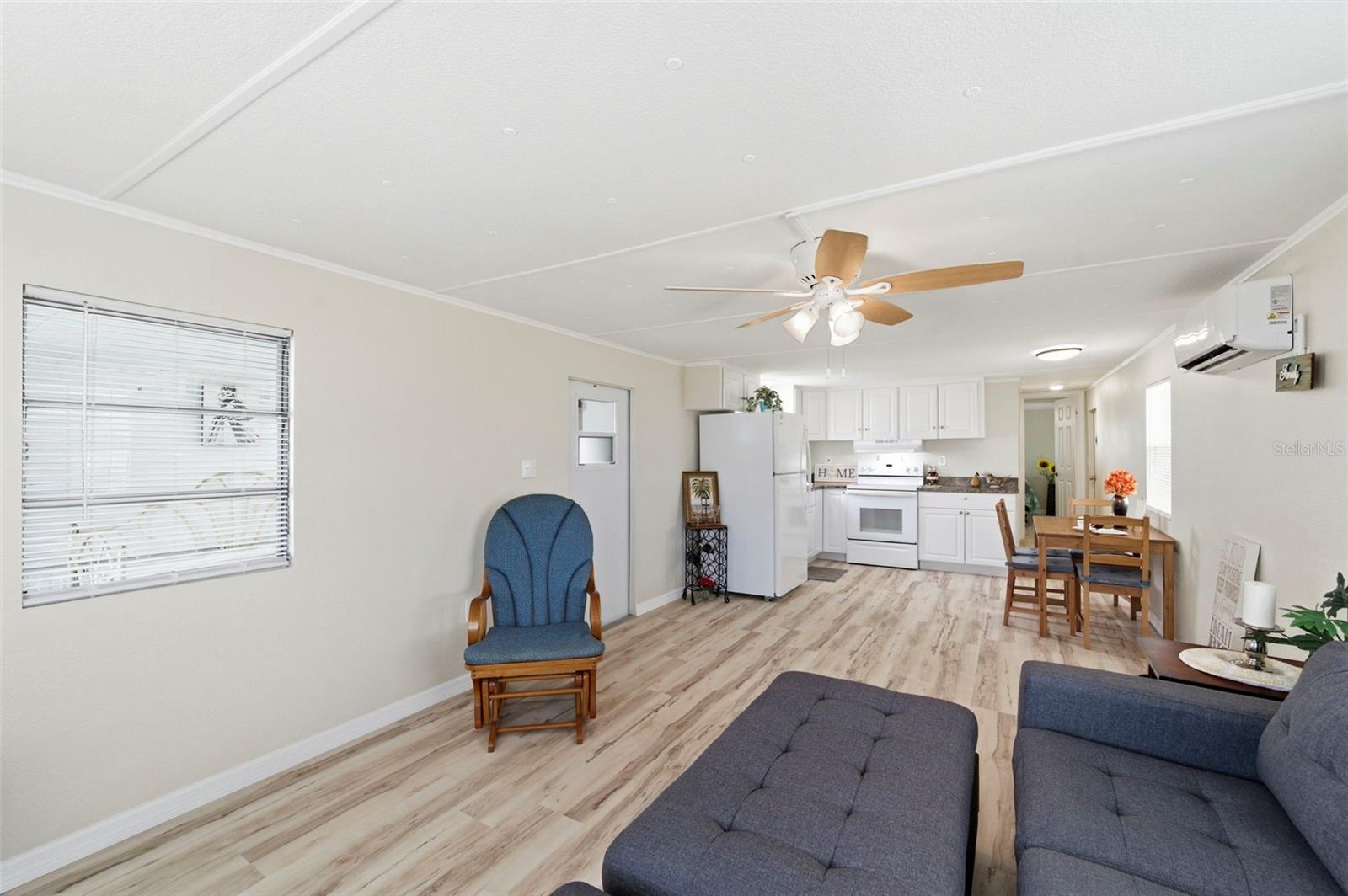 SENATE MANOR - Residential