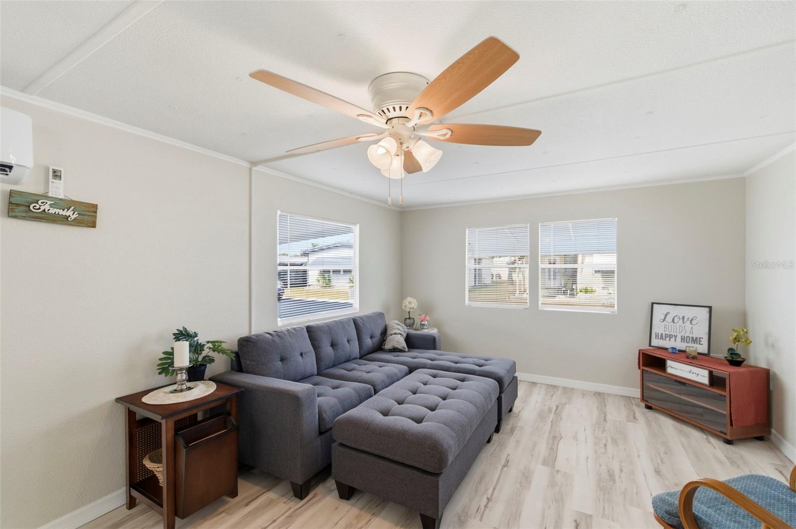 SENATE MANOR - Residential