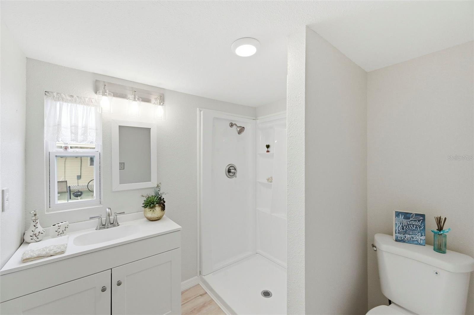 SENATE MANOR - Residential