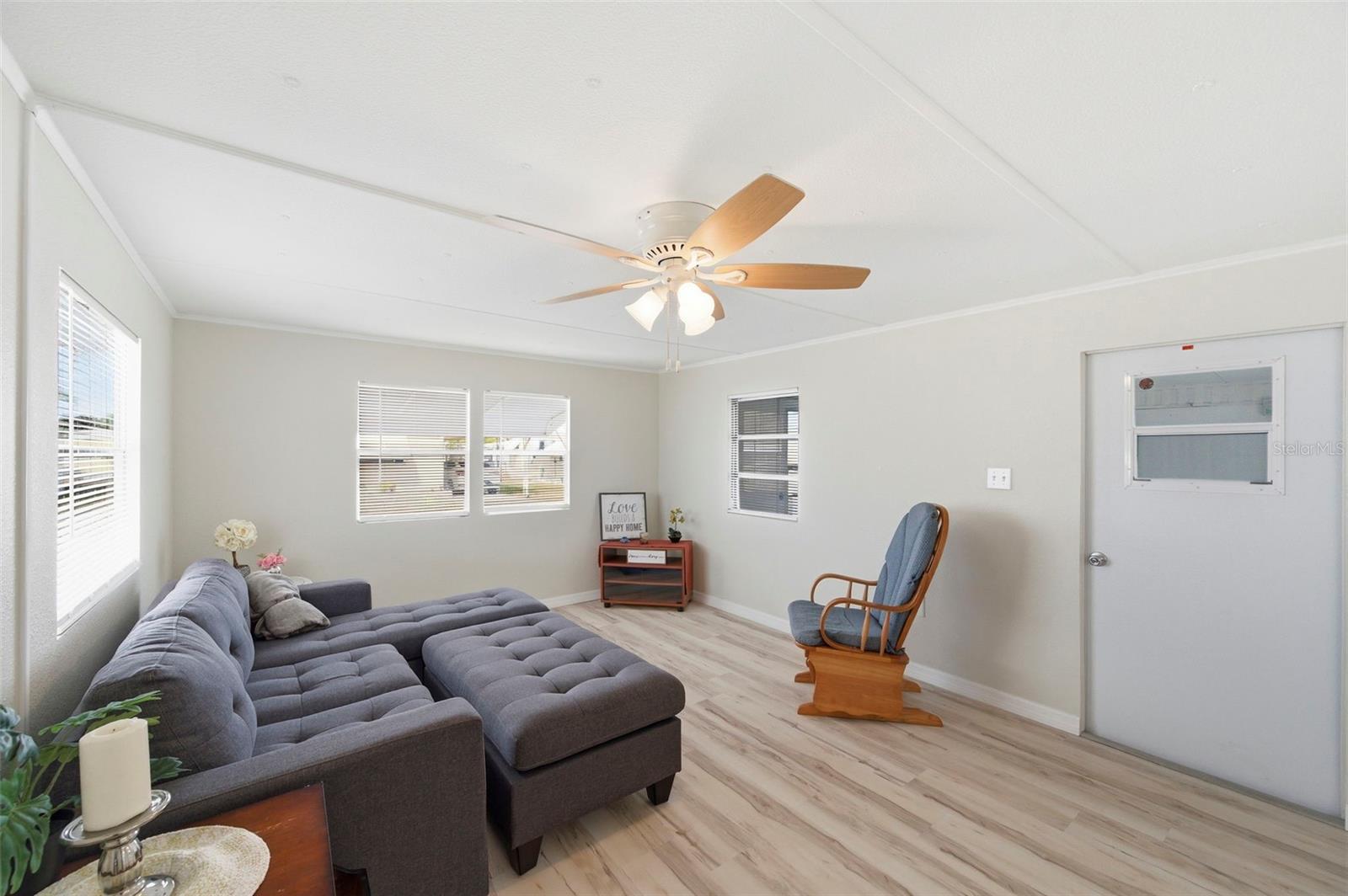 SENATE MANOR - Residential