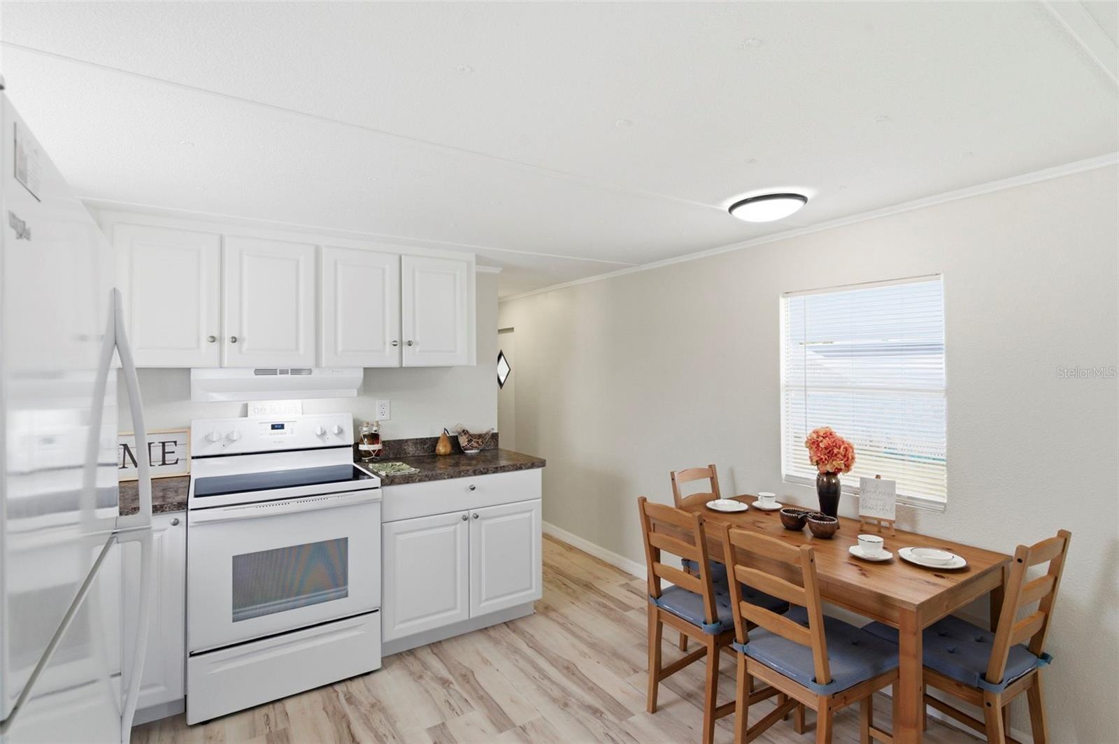 SENATE MANOR - Residential