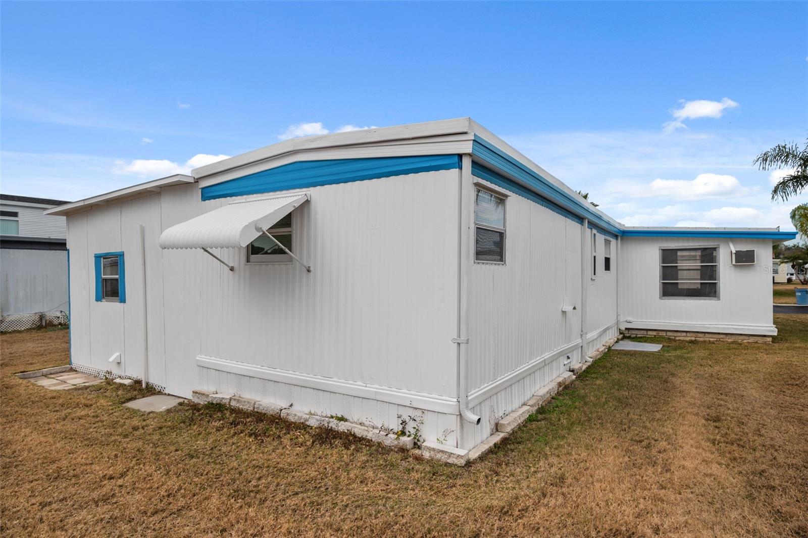 SENATE MANOR - Residential