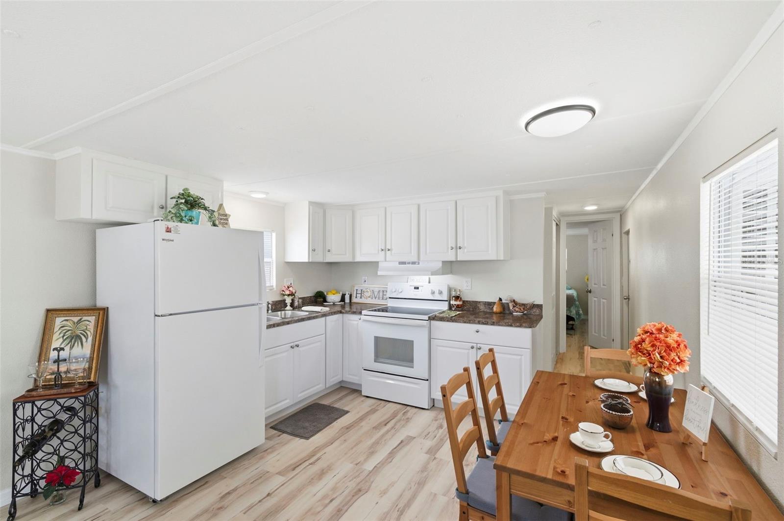 SENATE MANOR - Residential