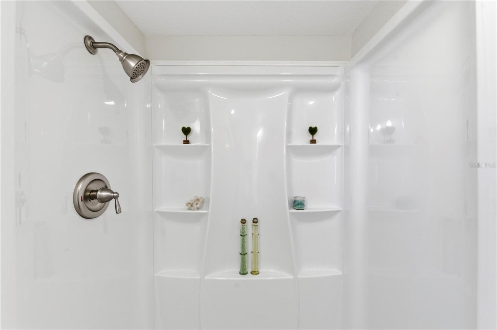 SENATE MANOR - Residential