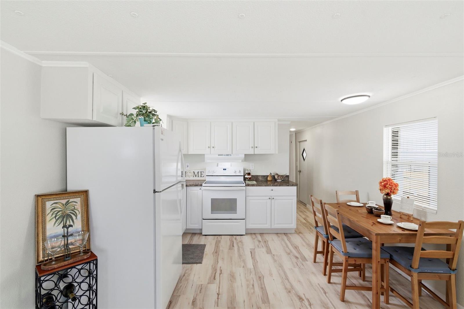 SENATE MANOR - Residential