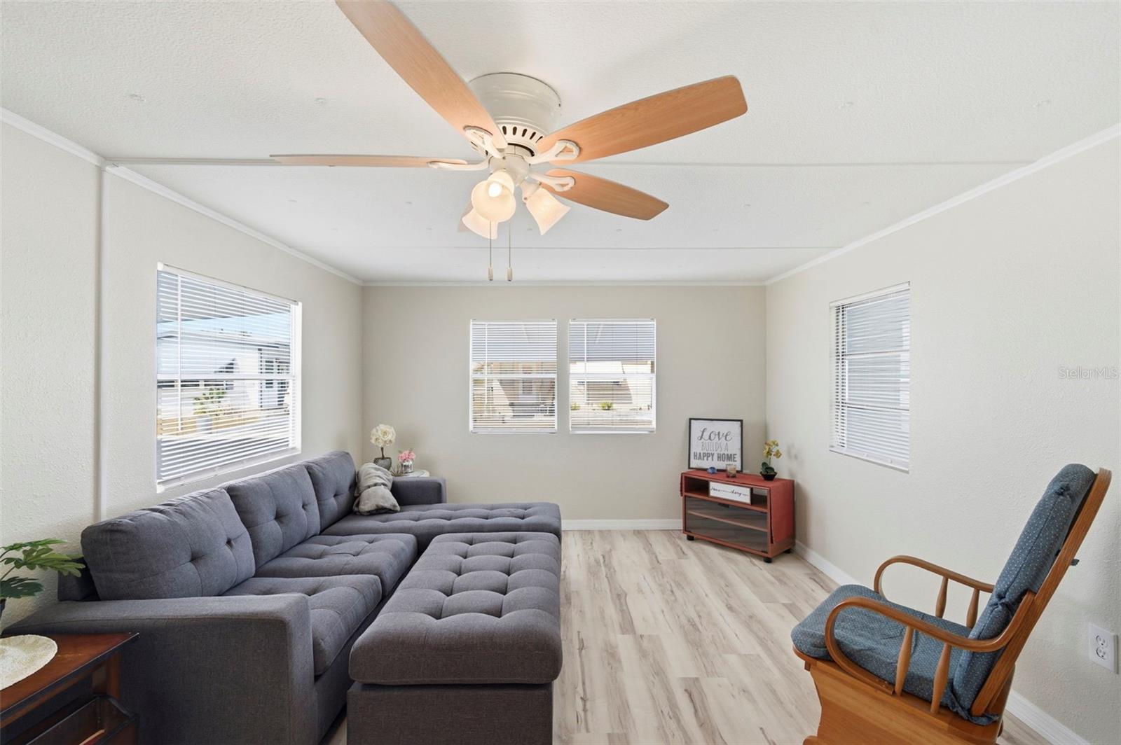 SENATE MANOR - Residential