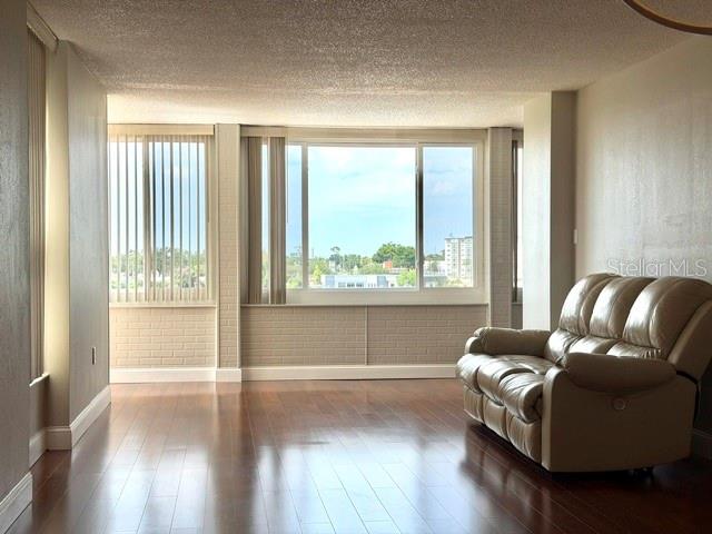 SPRING LAKE TOWERS - Residential