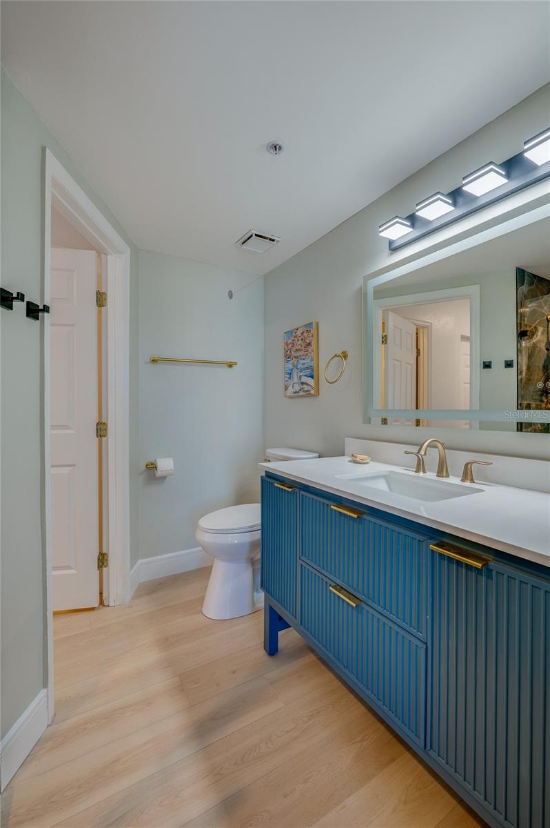 TOWERS AT PONCE INLET TOWER 01 CONDO - Residential