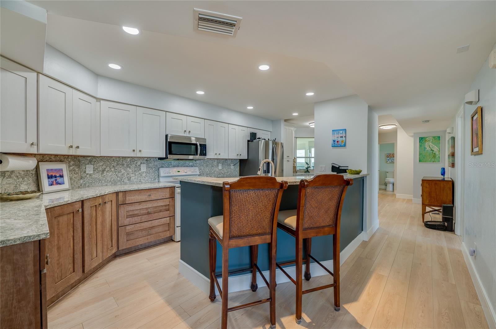 TOWERS AT PONCE INLET TOWER 01 CONDO - Residential